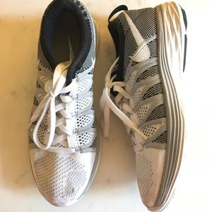 Nike Zoom Sneaker | Size 7